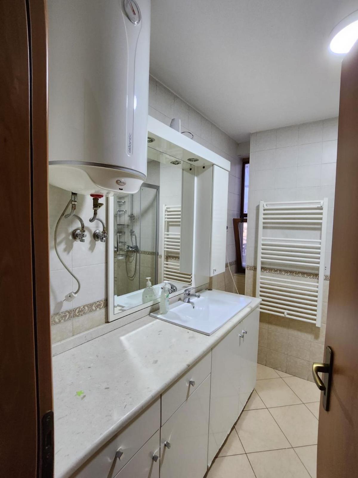 Sky Dwelling Tirana Apartment Luaran gambar