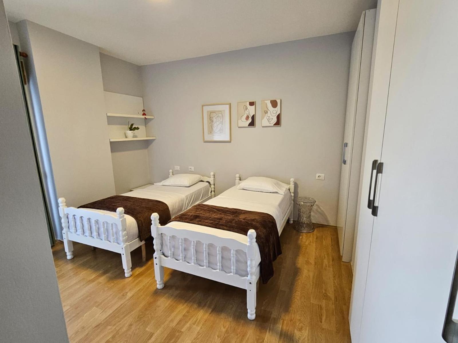 Sky Dwelling Tirana Apartment Luaran gambar