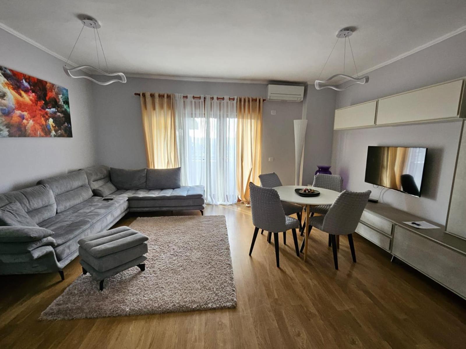Sky Dwelling Tirana Apartment Luaran gambar